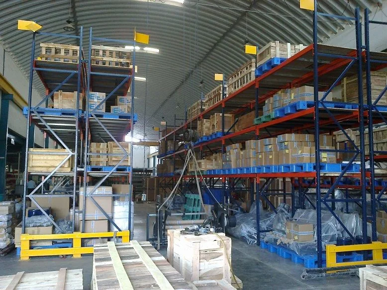 Supermarket shelves, at-05