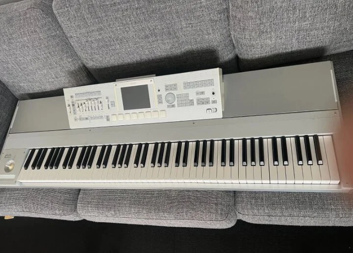 Roland RD-2000 88-Key Stage Piano Electronic Keyboard