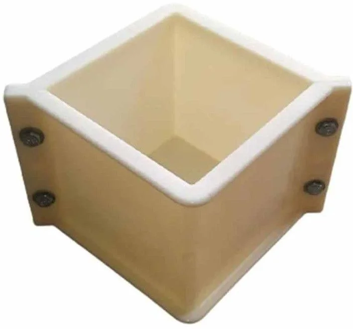 Plastic injection mold
