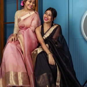 *Banarasi bridal dyable kora soft shiny and silk  saree*  *standared pallu & blouse*  *double  zari work*  *  *full handstock*  *