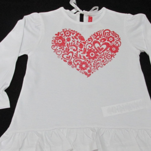 Girl's long sleeve t-shirt.