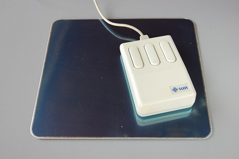 Hight safety design electrosurgical pad with cab
