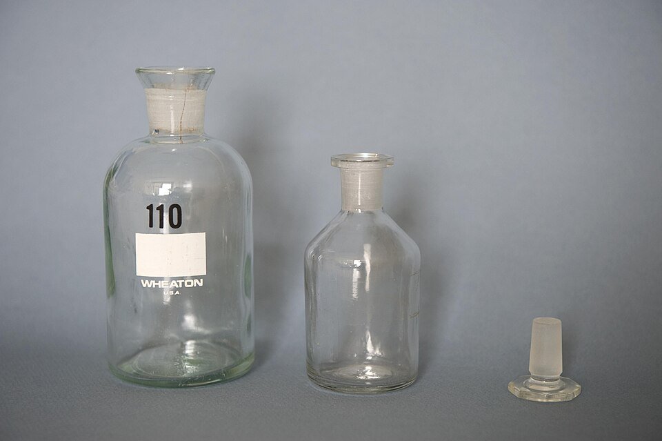 Reagent Bottle With Glass stopper
