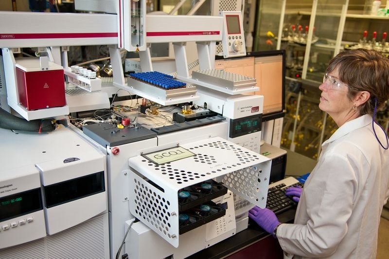 Thermoscientific Applied Biosystem ABI 3500 Sanger sequencing system