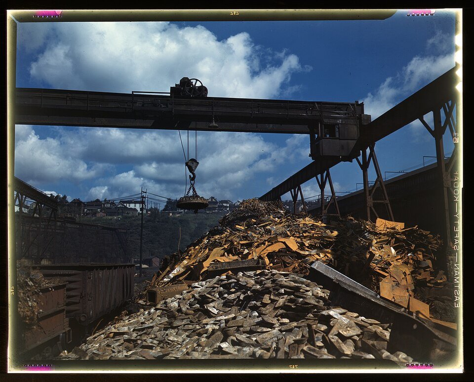 Mining Support Articulated Roof