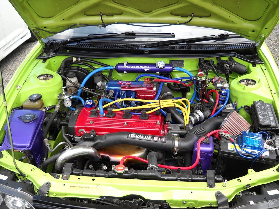 V8 URC