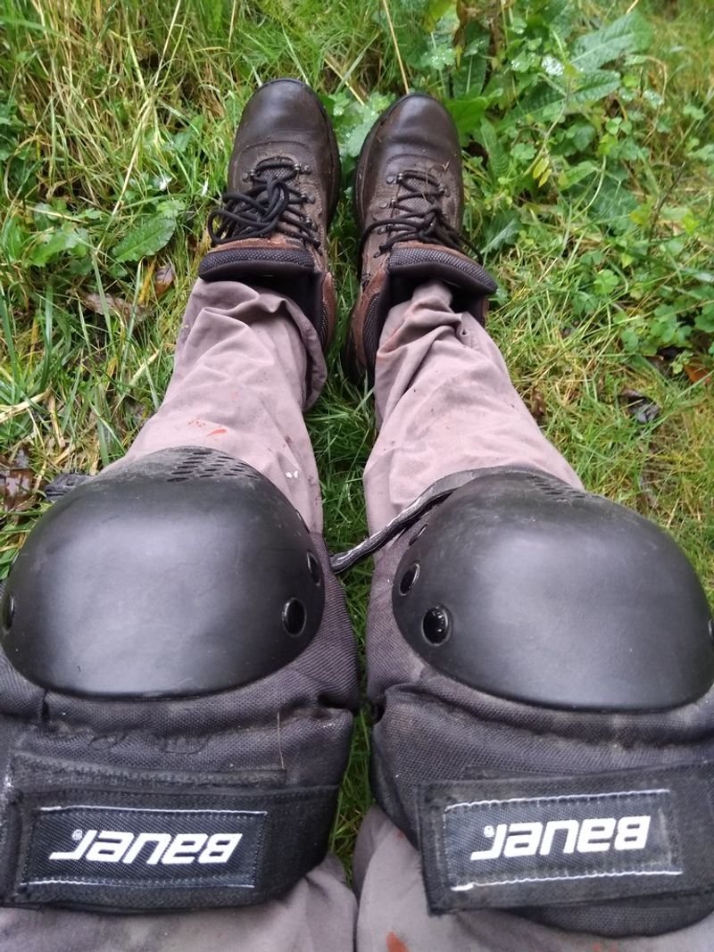 NON-MARRING KNEE PADS