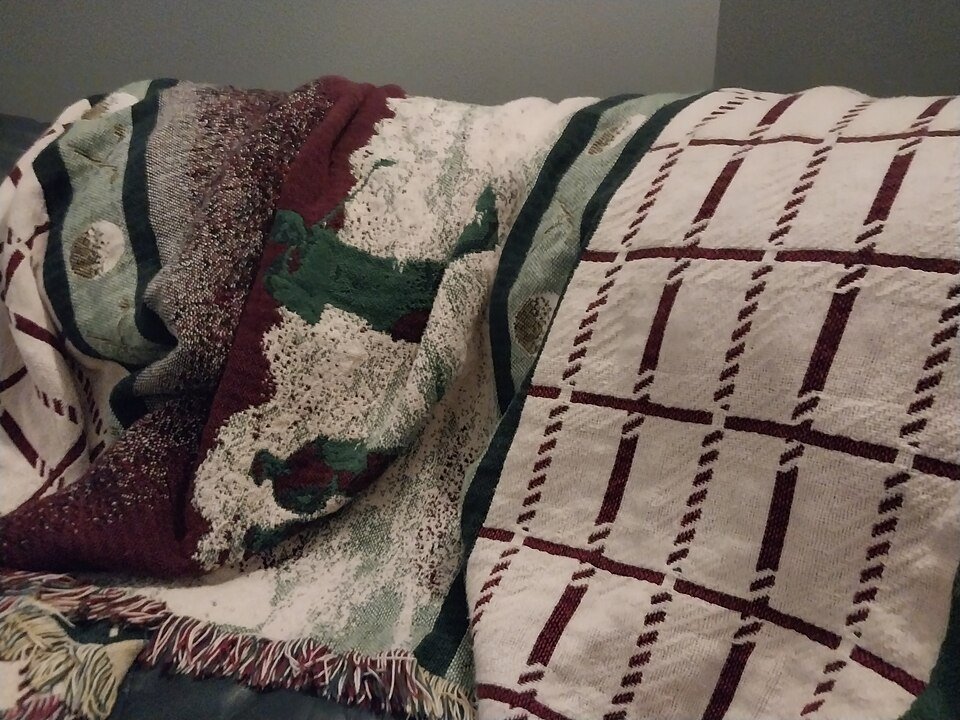 Red & White Winters Single Blanket