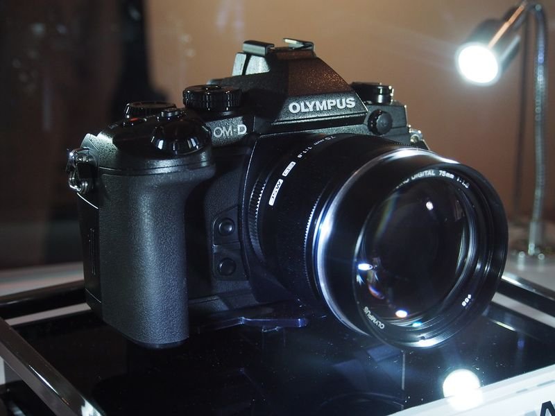 Cermara Eos R10