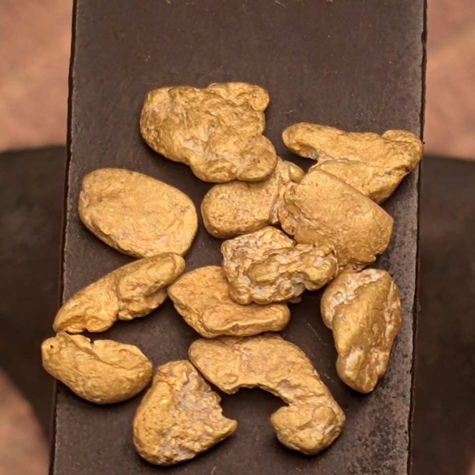 We have pure Gold Bars Available in Kenya Nairobi Japan Uganada South Africa