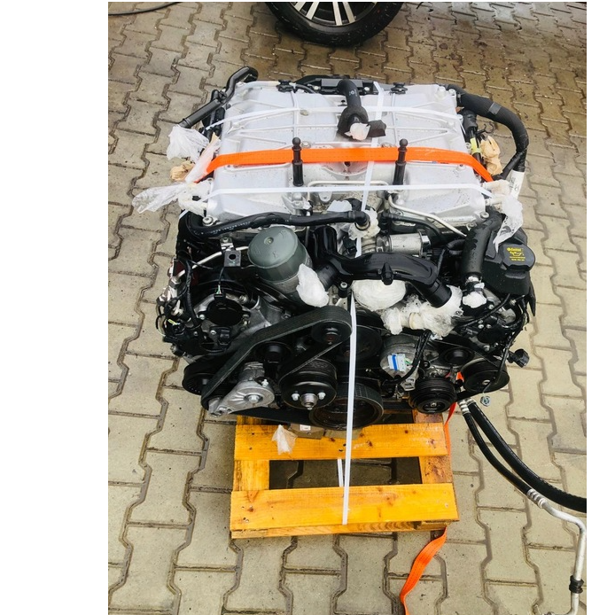 Range Rover 5.0-liter supercharged V8 Engine
