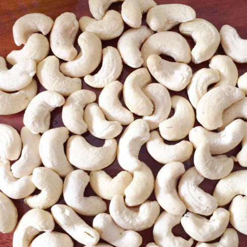 CASHEW NUT W320