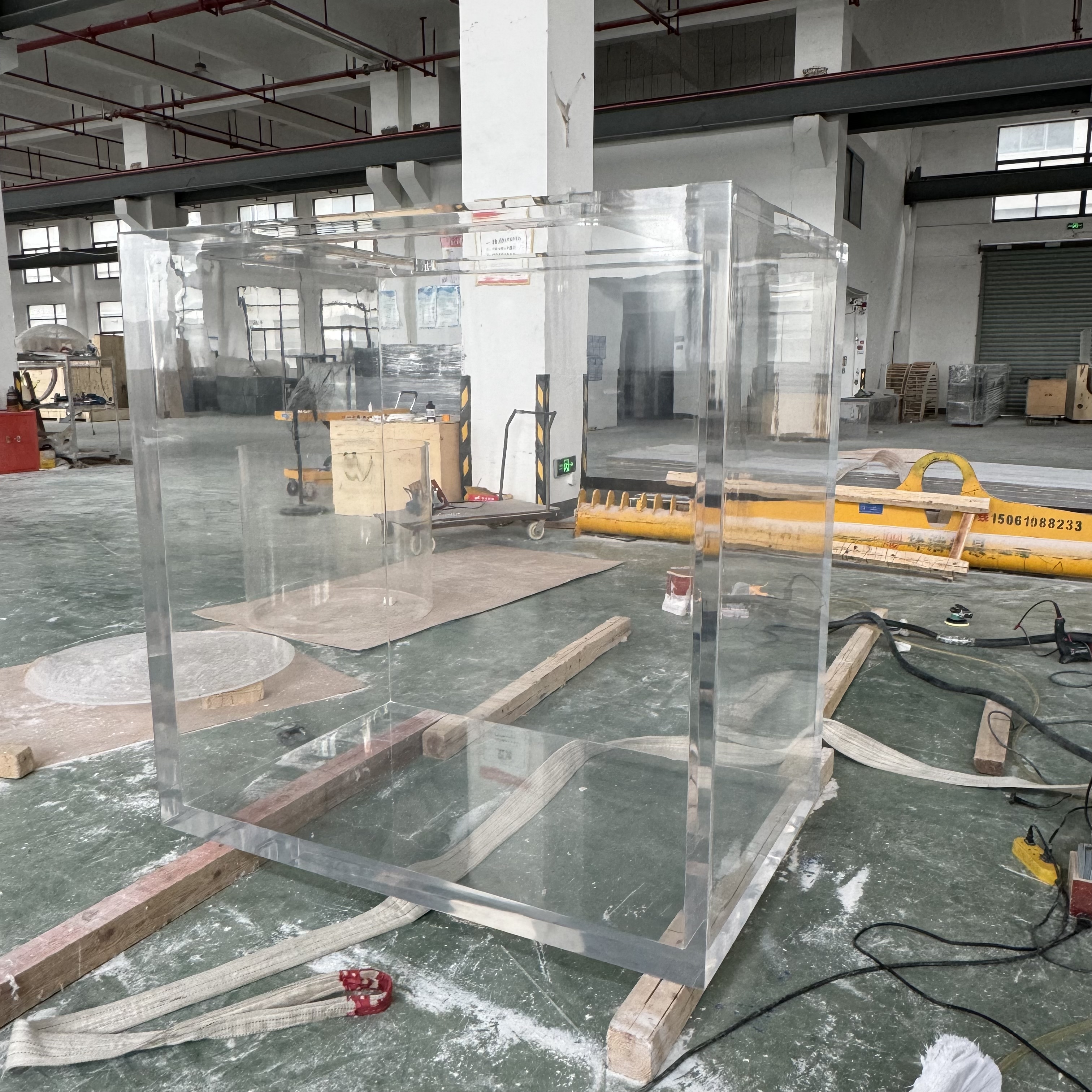 Custom Acrylic Aquarium Fish Tank for Luxury Restaurant and Seafood Display Area